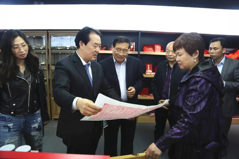 1524103399519982.jpg 4.jpg