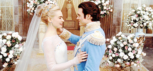 1534314477987904.gif 1.gif