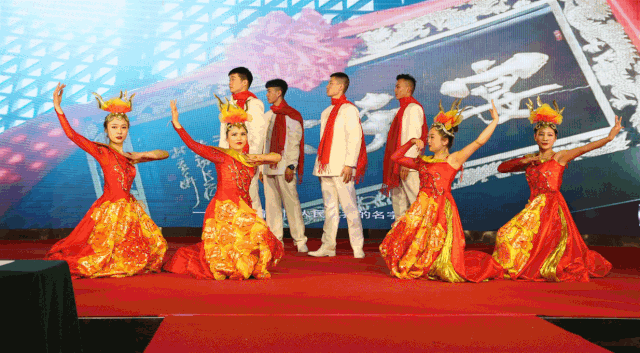 1587950269592967.gif 22.gif