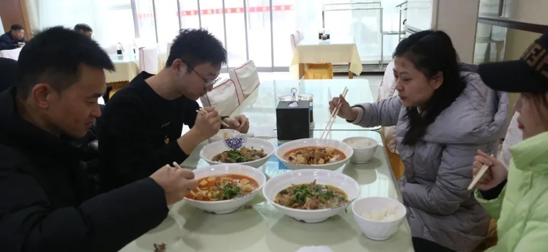 1610505962111381.jpg 640.webp (9).jpg